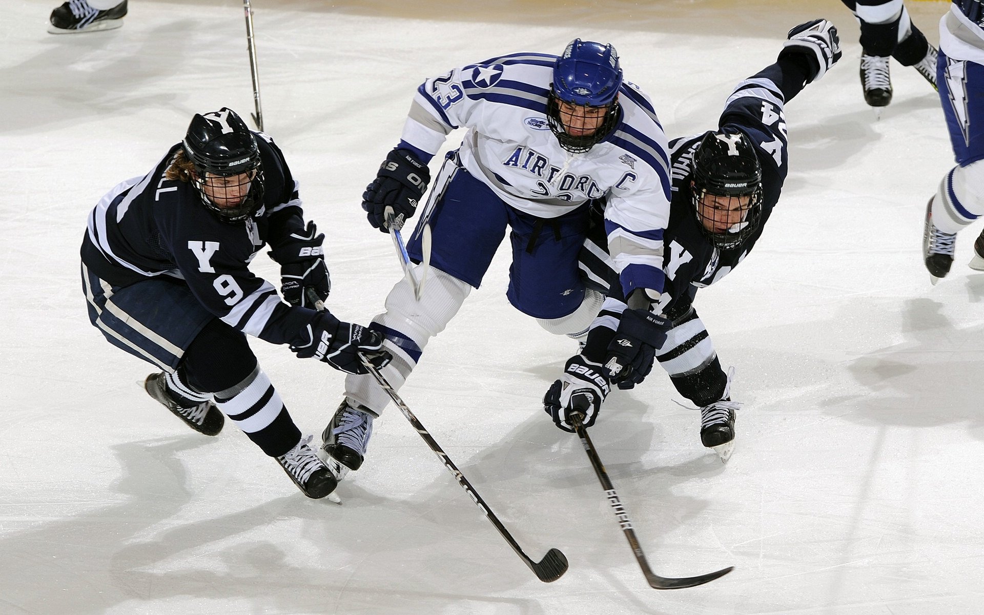 篮网强势晋级，武切维奇连续得分拉开差距