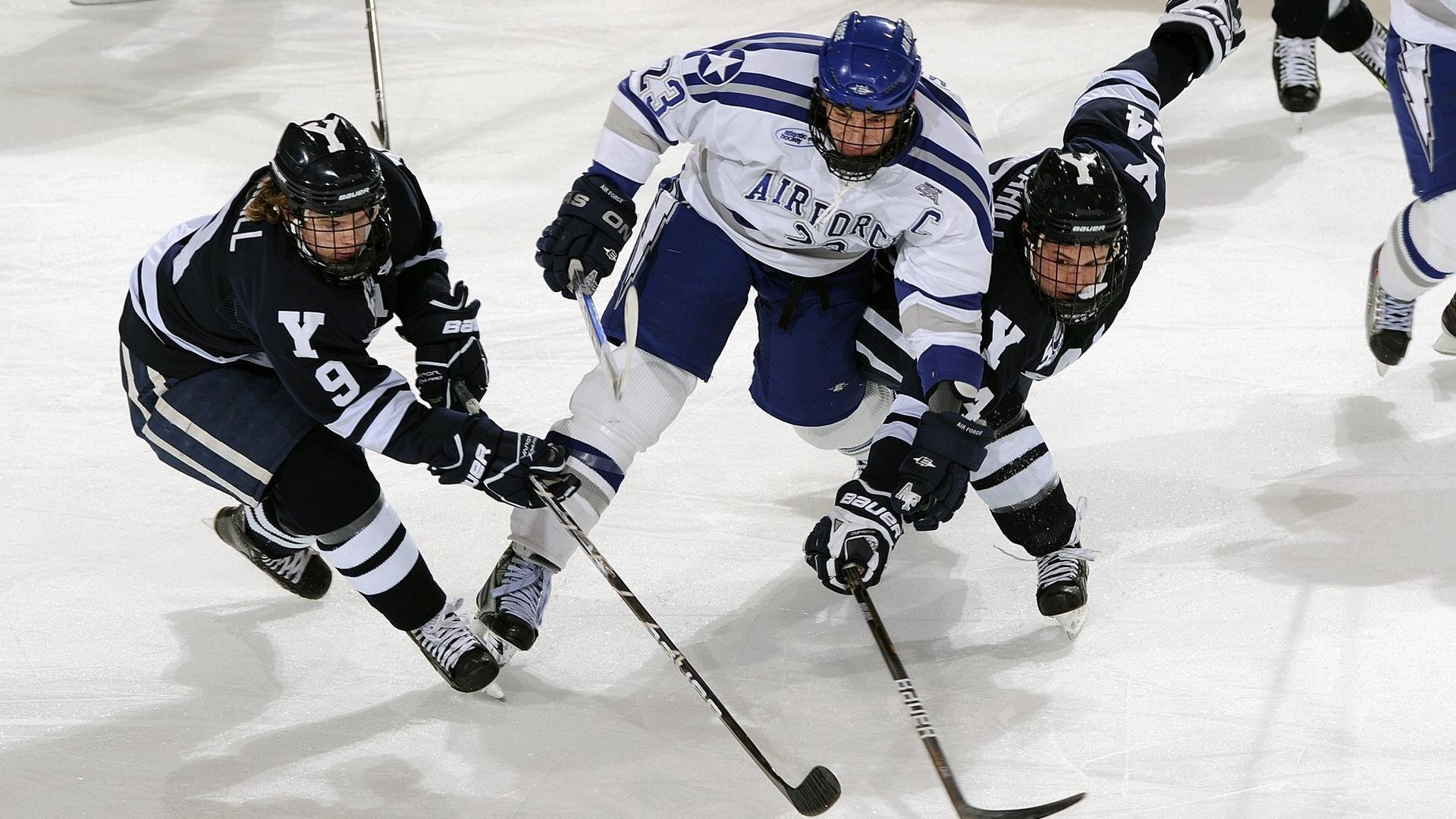 克瓦拉茨赫利亚统治全场，德国带走西班牙
