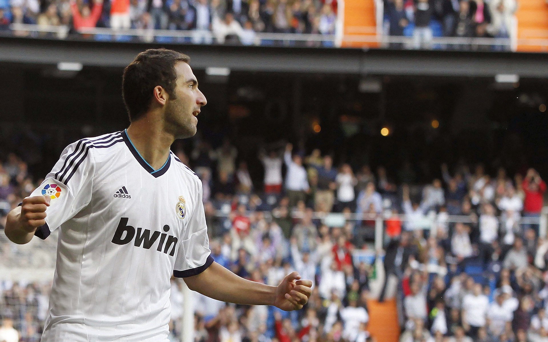 橙色风暴席卷万达大都会,努涅斯关键节点连击,荷兰足球哲学冲垮马德里竞技铁血防线