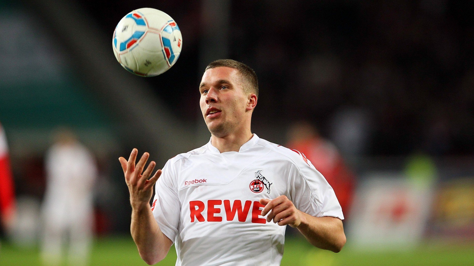 绿茵场上的唯一性，当新西兰奇迹映照伊布式接管—足球世界不可复制的夜晚